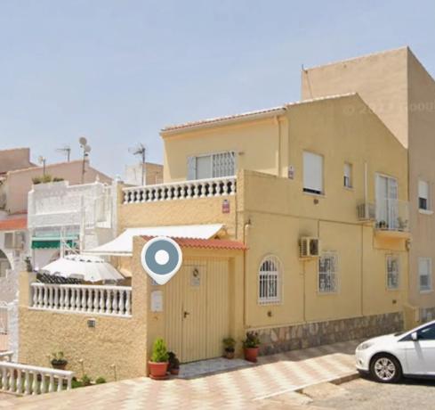 Terraced house for sale at  Calle Rodrigo, 133 , Torrevieja photo