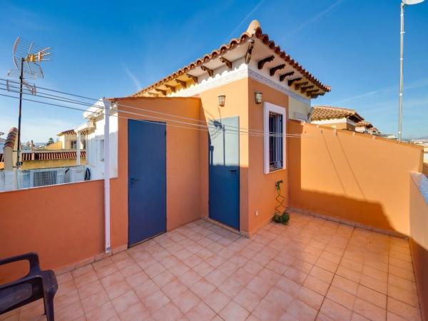 Chalet adosado en venta en Barrio La Siesta - El Salado - Torreta , Torrevieja photo 1