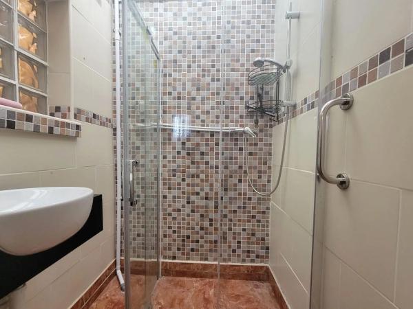 Chalet adosado en venta en  Avenida Robleda , Torrevieja photo 4