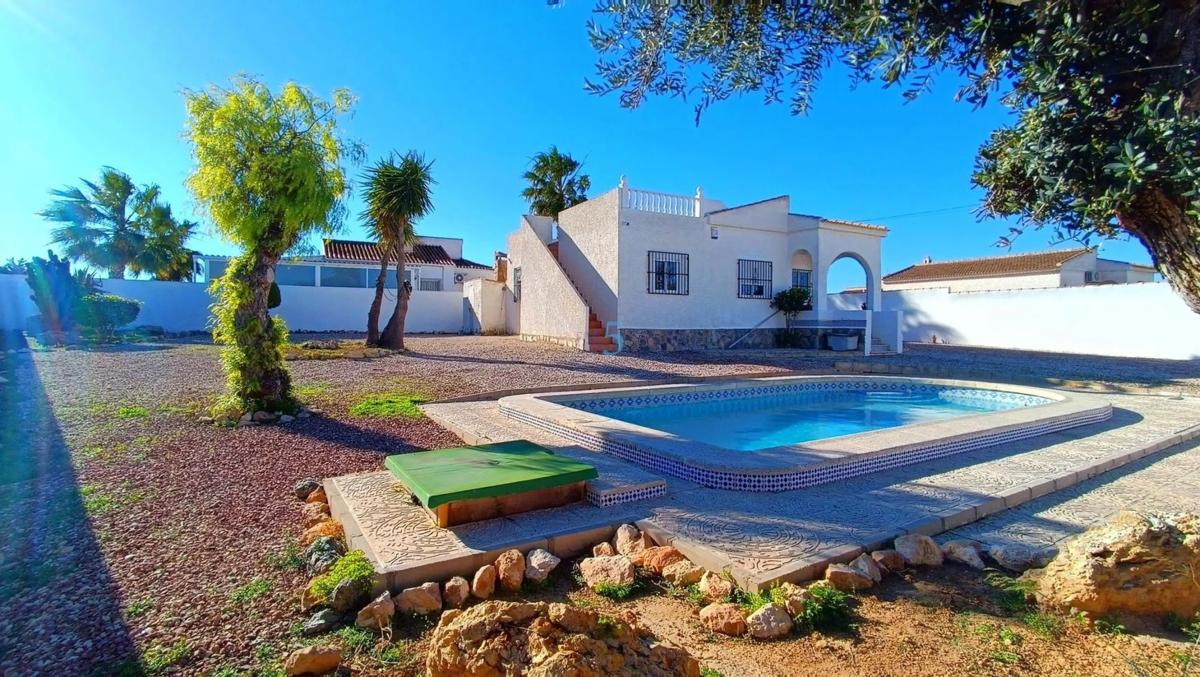 Venta de chalet independiente en Barrio La Siesta - El Salado - Torreta, Torrevieja
photo 2