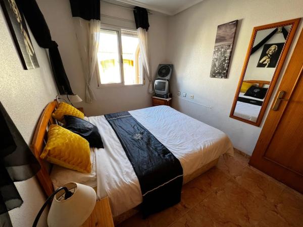 Четырехквартирный дом на продажу на  Barrio La Siesta - El Salado - Torreta , Торревьеха photo 4
