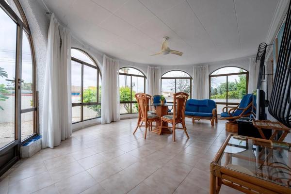 Independent chalet for sale in Barrio La Siesta - El Salado - Torreta, Torrevieja
thumbnail 2