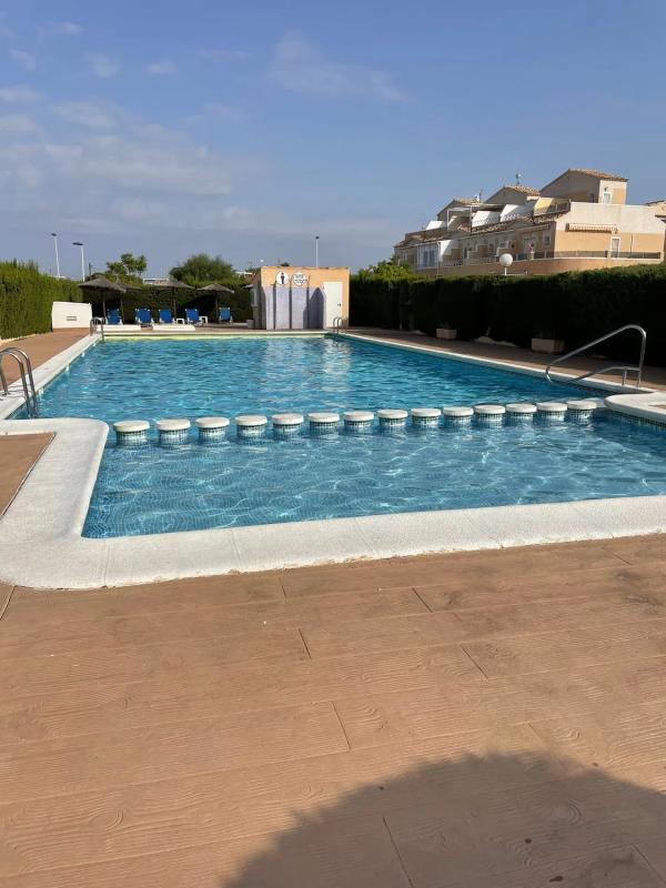 Venta de chalet adosado en Calle del Lago, 2 , Torrevieja photo 1