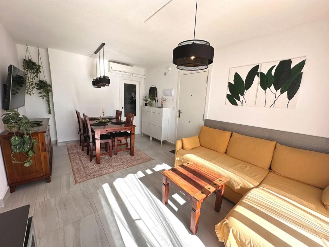 Sale of apartment in Calle Chiva, Torrevieja
photo 1