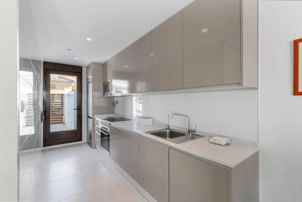 Terraced house for sale at AV RAMON DEL VALLE INCLAN, 12 , Torrevieja thumbnail 1