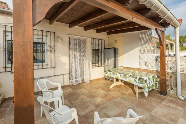 Chalet adosado en venta en  Plaza de las Azucenas , Torrevieja photo 4