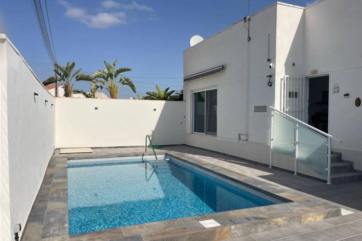 Venta de chalet independiente en Avenida Castuera, Torrevieja
photo 5