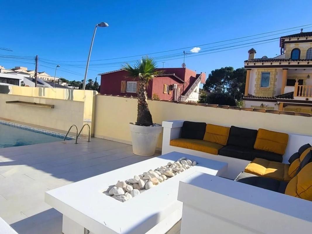 Sprzedaż niezależnego domku jednorodzinnego w  Barrio Los Balcones - Los Altos del Edén, Torrevieja photo 2