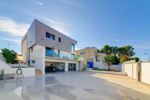 Chalet wolnostojący na sprzedaż w  Avenida Elche Bal, 114, Torrevieja photo 4
