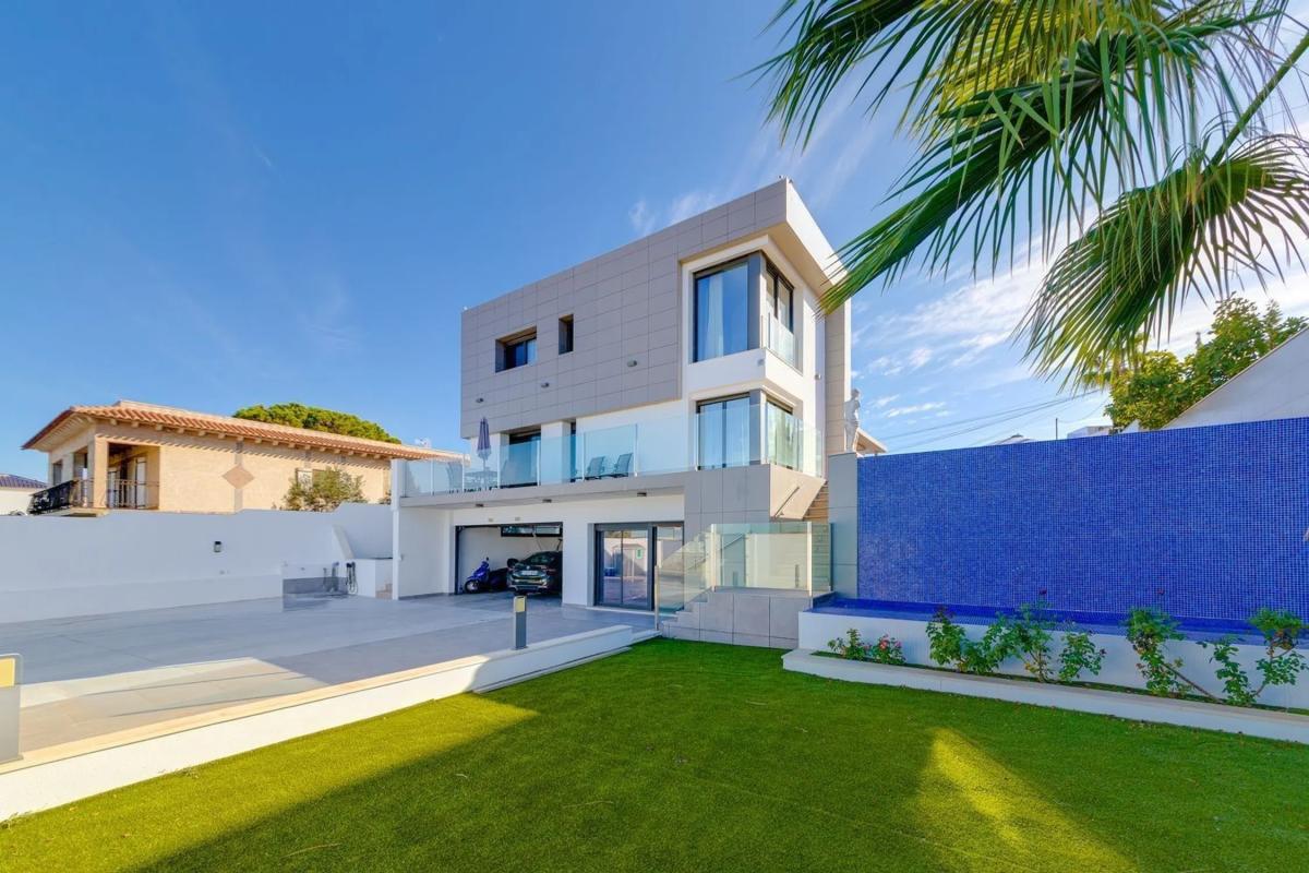 Venta de chalet independiente en Avenida Elche Bal, 114, Torrevieja
 photo 5