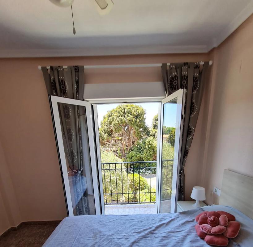 Venta de chalet adosado en Calle Maladeta, 16 biz , Torrevieja photo 1