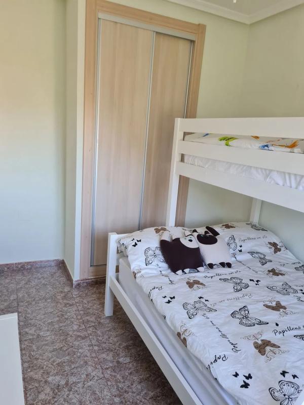 Venta de chalet adosado en Calle Maladeta, 16 biz , Torrevieja photo 2