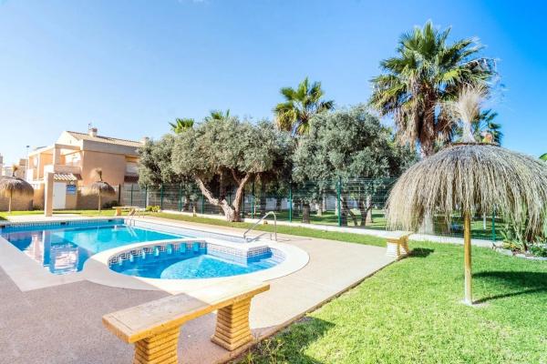 Terraced house for sale at  Calle Doña Rodríguez , Torrevieja photo 4
