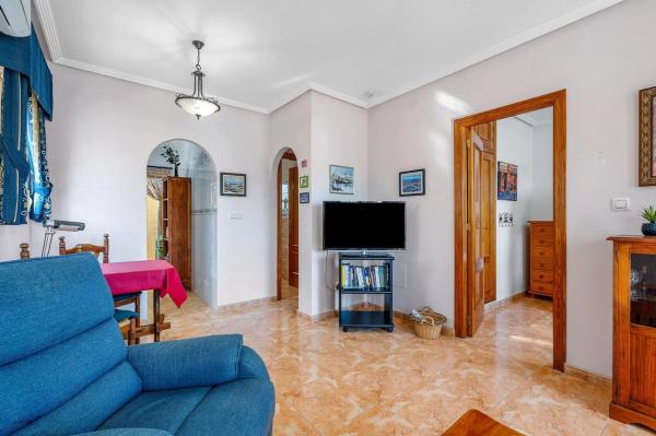 Independent chalet for sale in Barrio Parque Acuático - Sector 25, Torrevieja
 photo 1