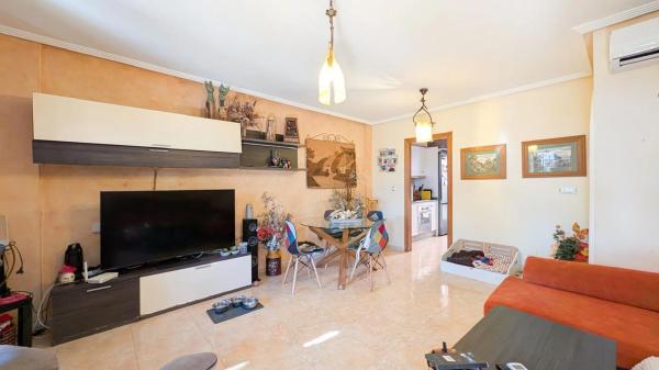 Terraced house for sale at  Calle Gines Saura Sanchez , Torrevieja photo 4