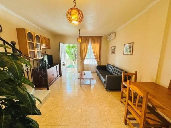 Independent chalet for sale in Barrio Aguas Nuevas, Torrevieja
 photo 2