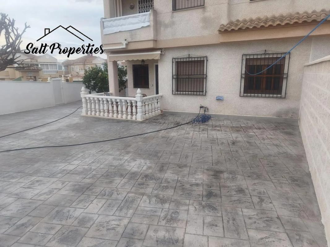 Venta de chalet independiente en Calle Itaca, 30, Torrevieja
 photo 4