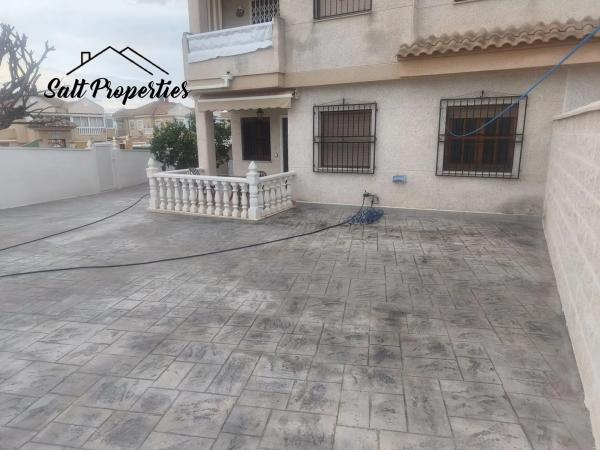 Independent chalet for sale in Calle Itaca, 30, Torrevieja
 photo 4