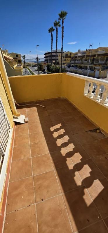 Sprzedaż szeregowego domku w  Calle Gandhi , Torrevieja photo 2