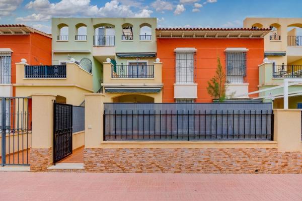 Independent chalet for sale in Barrio Miramar - Torre del Moro, Torrevieja
 photo 2