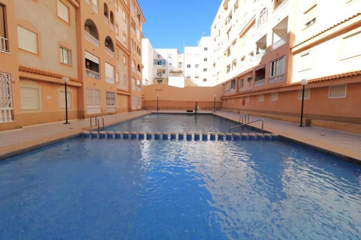 Venta de piso en Calle San Pascual, Torrevieja
 photo 2
