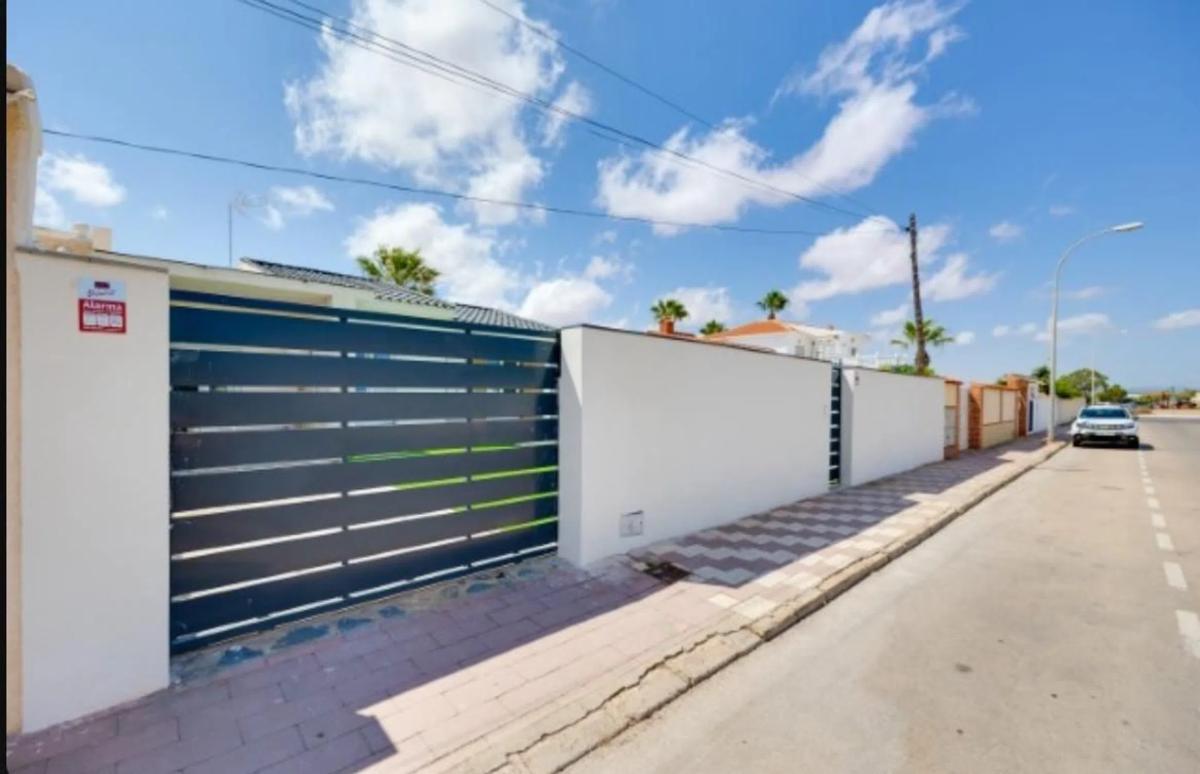 Venta de chalet independiente en Calle la Loma, 67, Torrevieja
photo 3