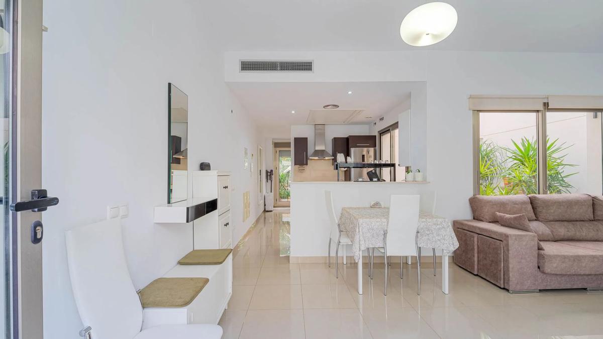 Sale of townhouse in Calle Mar Rizada s/n , Torrevieja photo 1