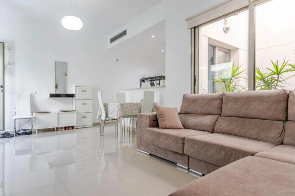 Terraced house for sale at Calle Mar Rizada , Torrevieja photo 1