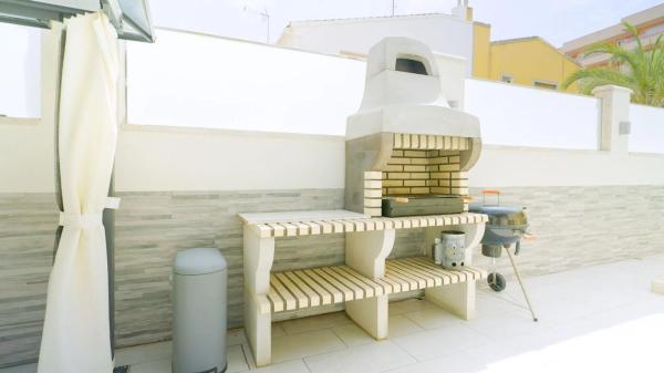 Chalet pareado en calle Bajamar thumbnail 2