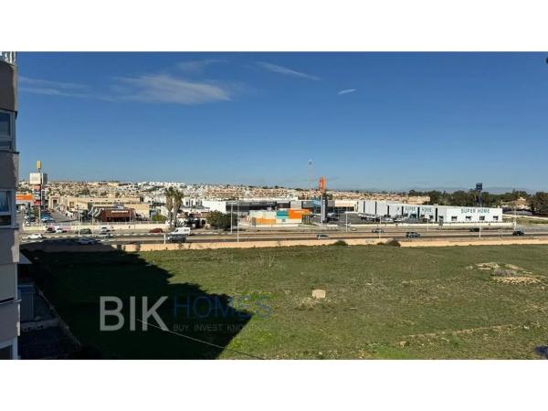 Venta de piso en punta prima, Torrevieja
thumbnail 2