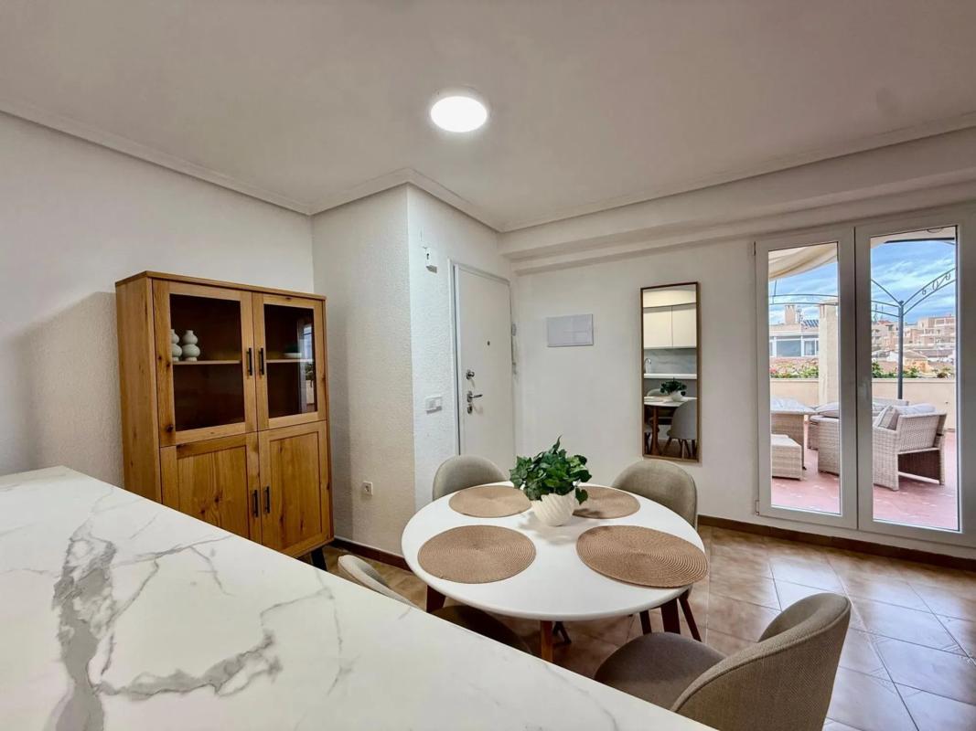 Sale of apartment in Calle Estrellita de Mar, Torrevieja
photo 3