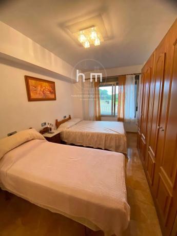 Venta de piso en Calle Pleamar, Torrevieja
photo 1