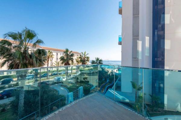 Venta de piso en punta prima, Torrevieja
thumbnail 1