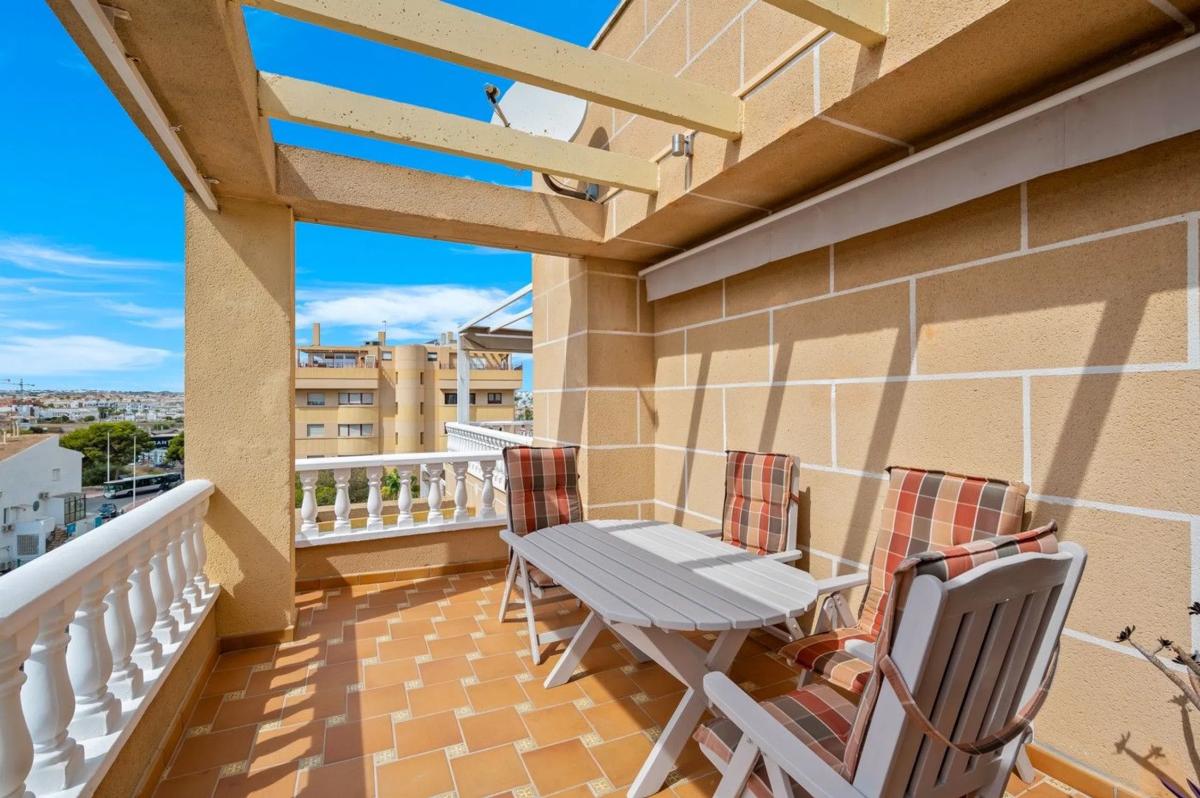 Duplex sale in Avenida de las Olas, 6 a, Torrevieja photo 2