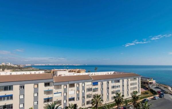 Venta de piso en punta prima, Torrevieja
thumbnail 1