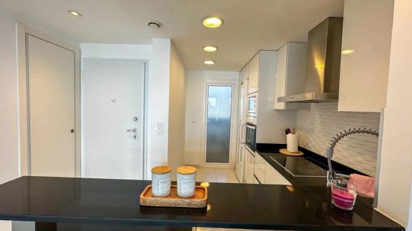 Venta de piso en punta prima, Torrevieja
photo 1