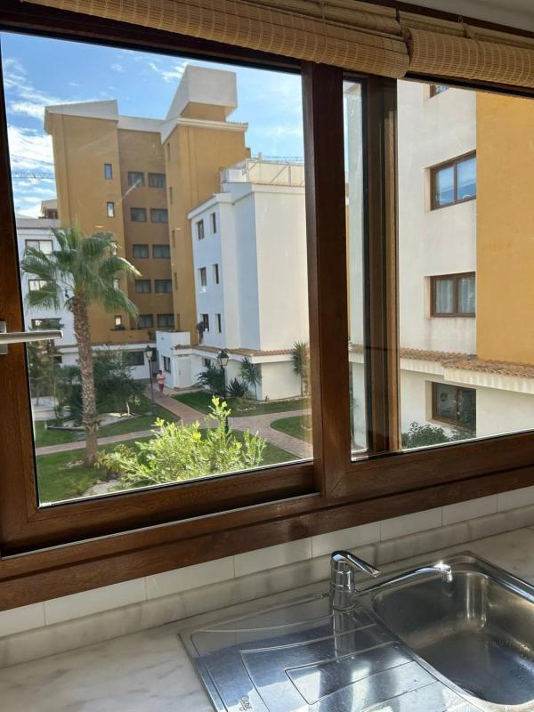 Venta de piso en punta prima, Torrevieja
photo 1