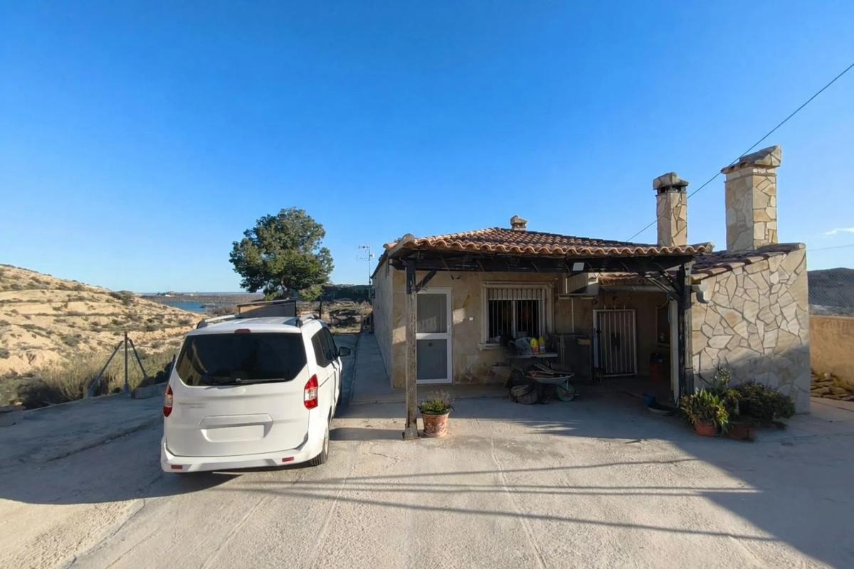 Sale of independent chalet in Crevillente, Crevillente
photo 2
