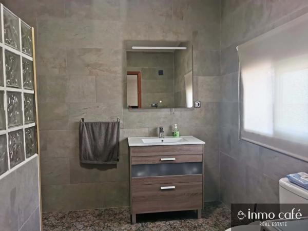Independent chalet for sale in Cipres, Crevillente
photo 1
