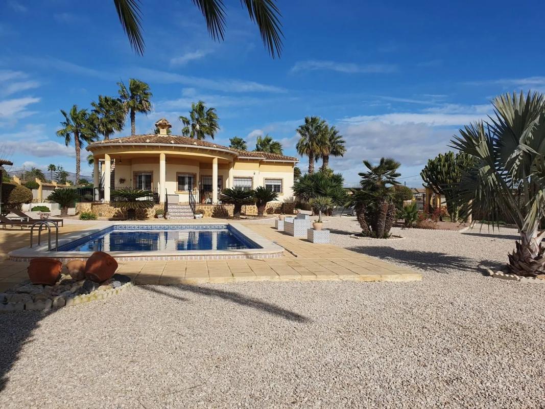 Sale of independent chalet in Crevillente, Crevillente
photo 2