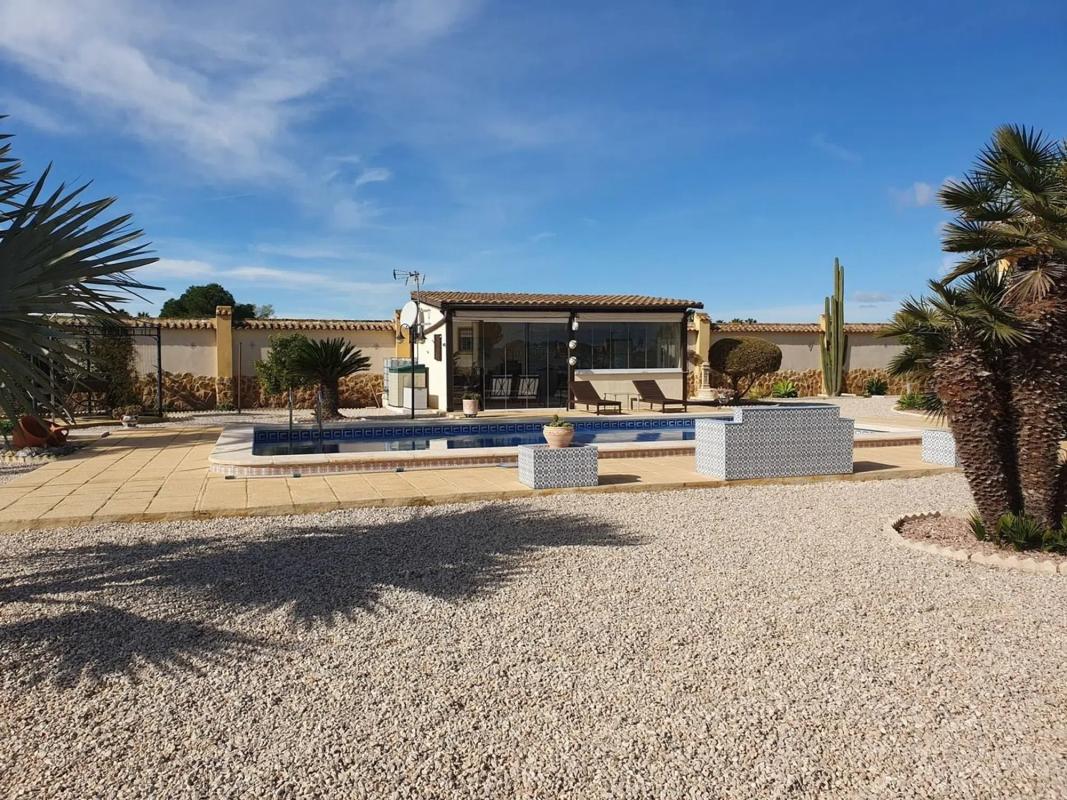 Sale of independent chalet in Crevillente, Crevillente
photo 3