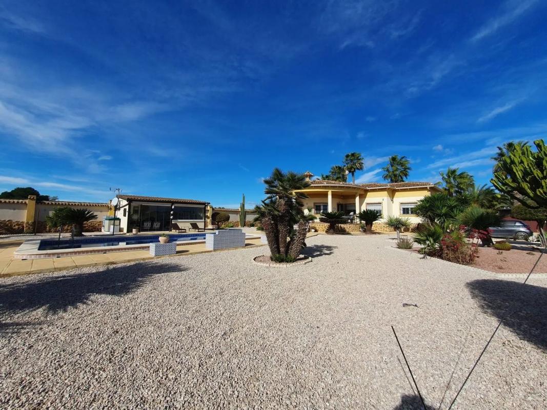 Sale of independent chalet in Crevillente, Crevillente
photo 4