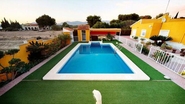 Independent chalet for sale in Crevillente, Crevillente
photo 1