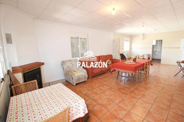 Частный шале на продаже в  Crevillente, Кревильенте photo 1