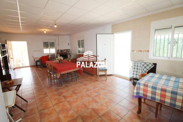 Частный шале на продаже в  Crevillente, Кревильенте photo 3