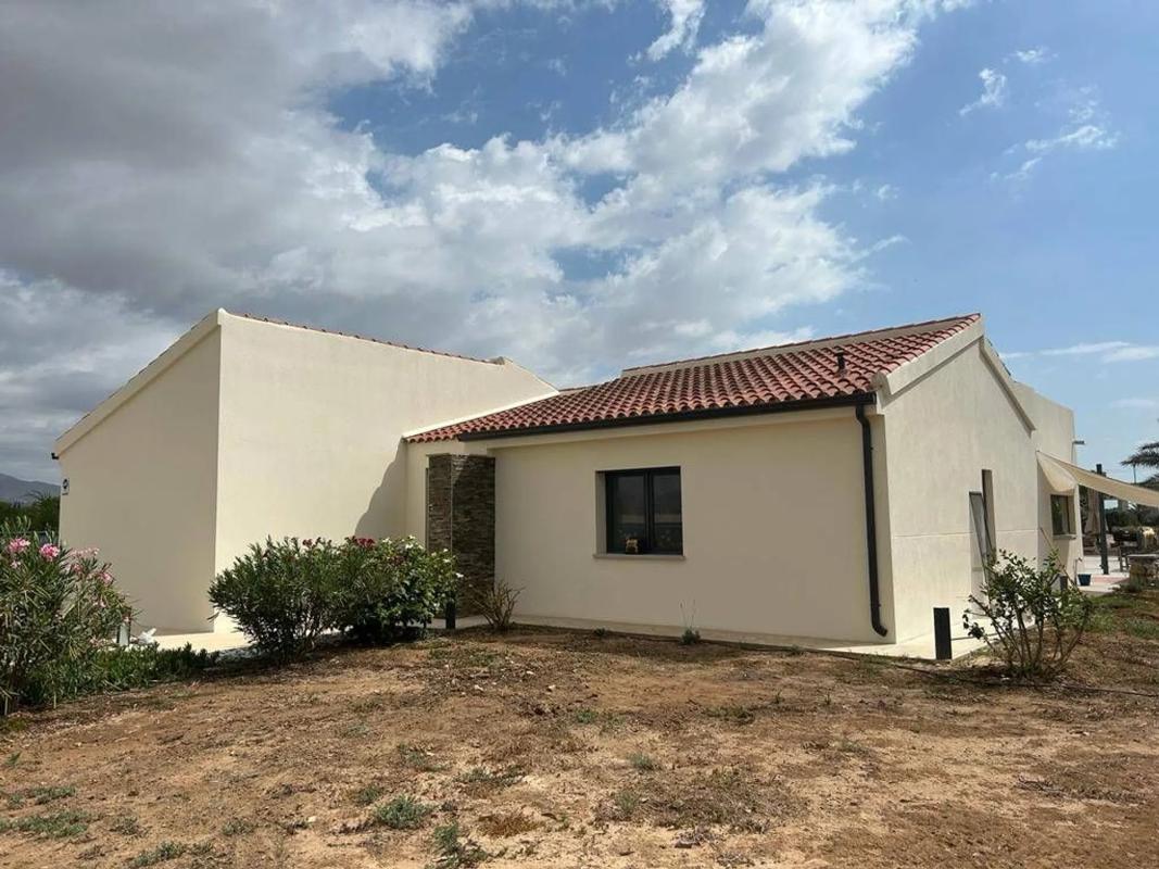 Properties for sale and rent in Spain photo 2