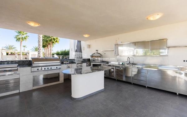 Independent chalet for sale in Torrellano, Elche / Elx
 photo 4