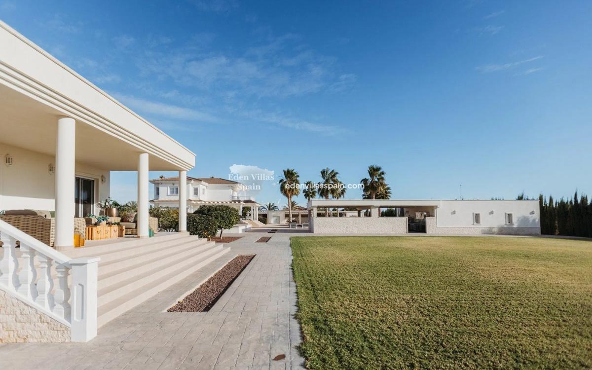 Sale of independent chalet in Torrellano, Elche / Elx
 photo 5