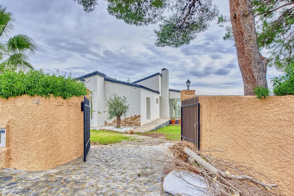 Sale of independent chalet in Valverde, Elche / Elx
photo 3