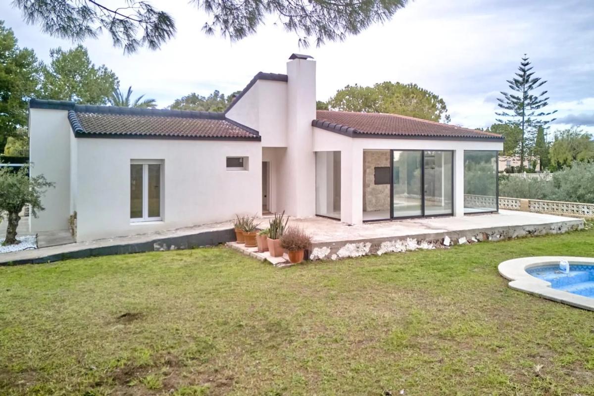 Sale of independent chalet in Valverde, Elche / Elx
photo 4